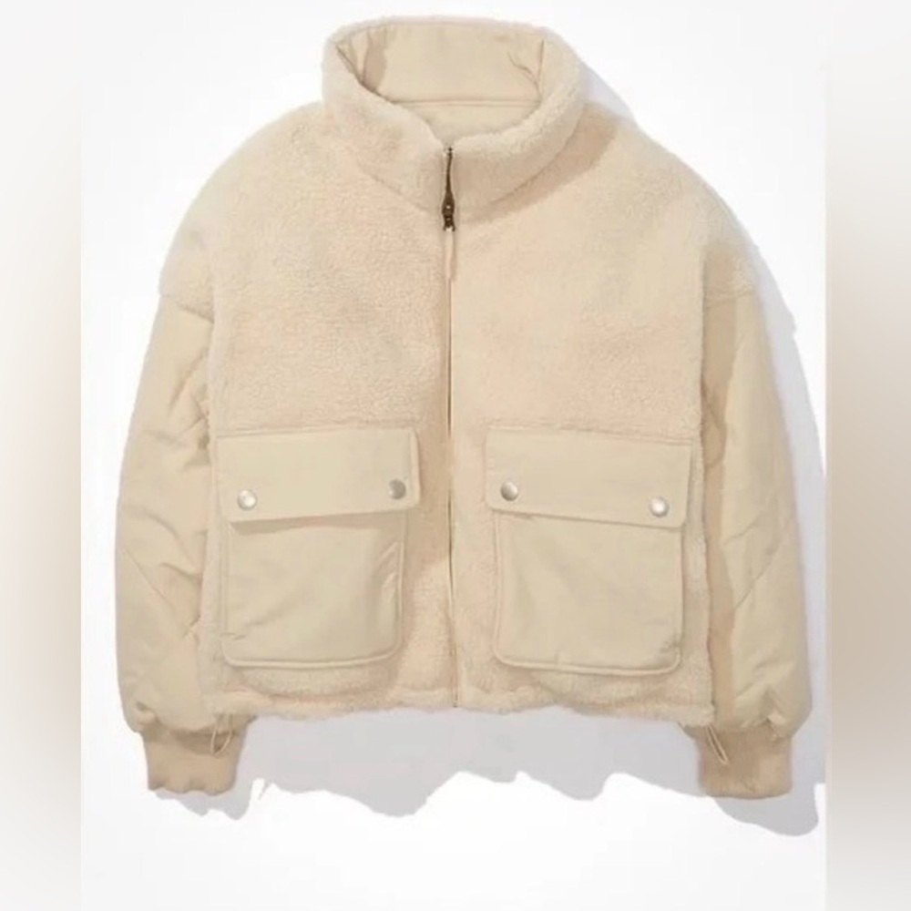 AE reversible chill puffer Cream Sherpa Jacket